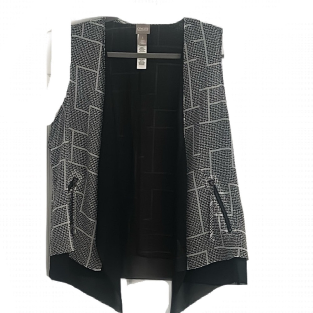 Chico’s size 1 lightweight vest - 734